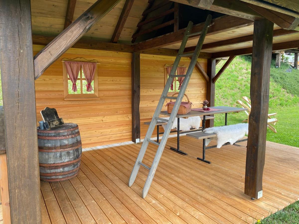 Wooden Hut At Tourist Farm Artisek Villa Store Kültér fotó