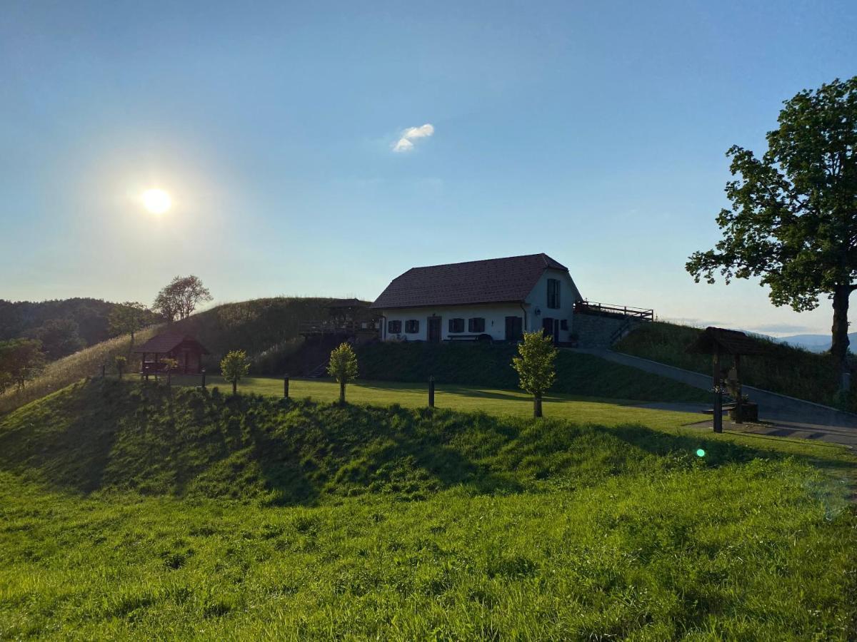 Wooden Hut At Tourist Farm Artisek Villa Store Kültér fotó